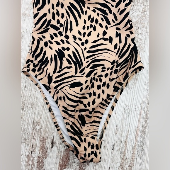 SHADE & Shore One Piece
Swimsuit - Animal Print - S-(4-6) - Picture 5 of 11